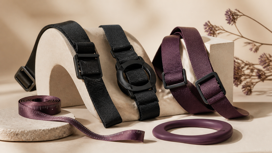 Adjustable thigh harness straps connector and measuring tape